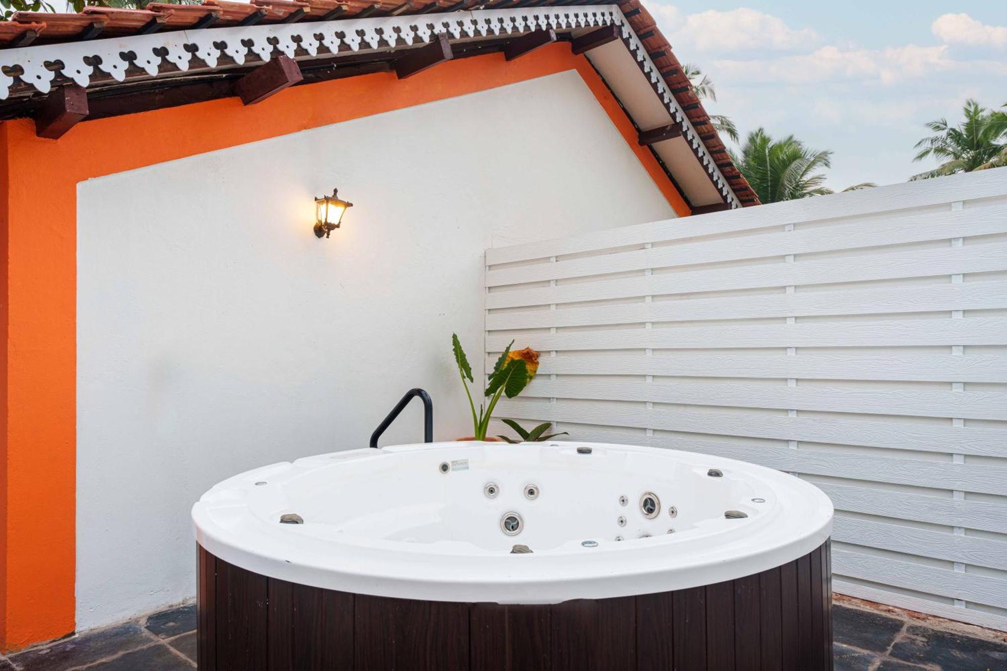 Amã Stays & Trails Aguada Serenity Villa , Goa Кандолим Экстерьер фото